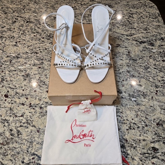 NEW Christian Louboutin Tatooska Spikes White Studded Women's Sandals Size 40 - Picture 2 of 12